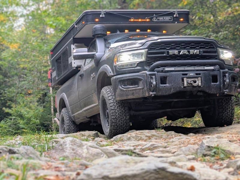 four-season-rv-with-solar-power-featured